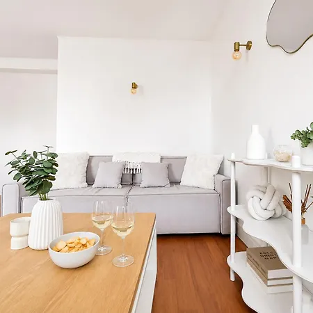 Moderne, Lumineux Et Parking Sur Place Lejlighed