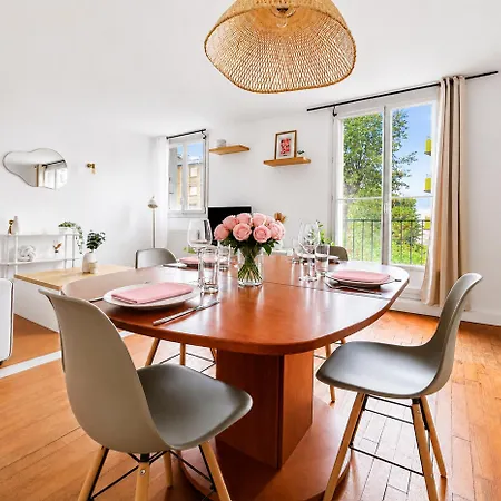 Lejlighed Moderne, Lumineux Et Parking Sur Place *