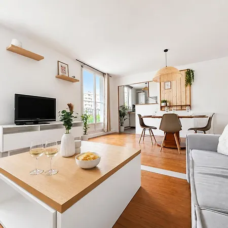 Moderne, Lumineux Et Parking Sur Place *