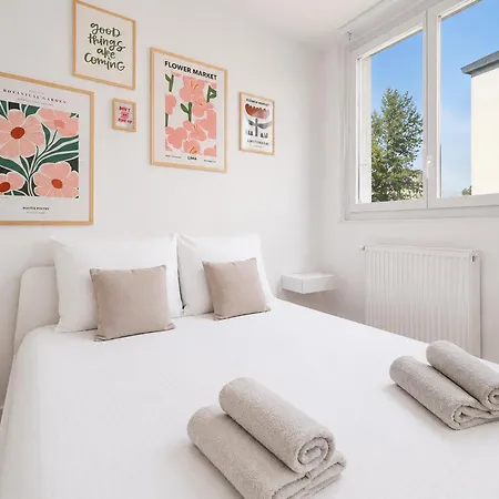 Lejlighed Moderne, Lumineux Et Parking Sur Place *