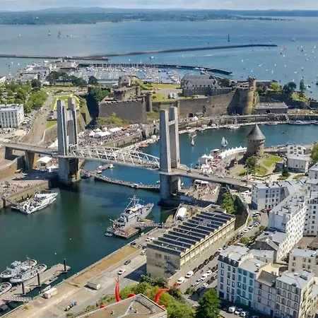 Moderne, Lumineux Et Parking Sur Place Lejlighed