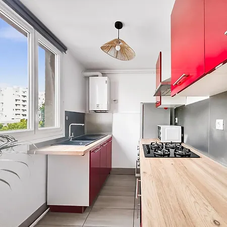 Moderne, Lumineux Et Parking Sur Place Lejlighed Brest